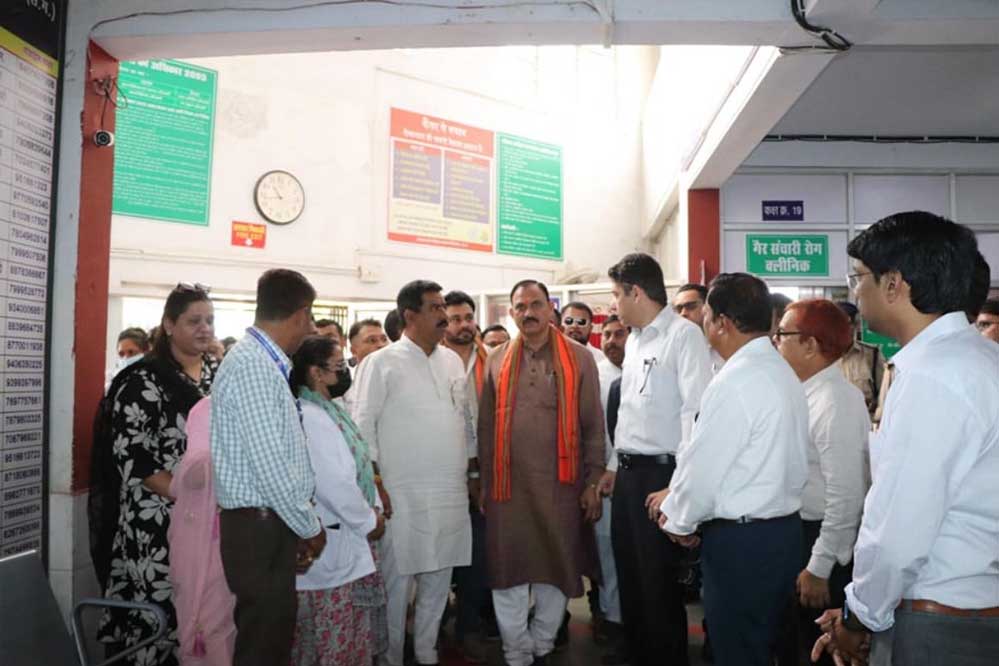 रायपुर : स्वास्थ्य मंत्री ने निर्माणाधीन शासकीय चिकित्सा महाविद्यालय तेलगरा का किया निरीक्षण रायपुर : स्वास्थ्य मंत्री ने निर्माणाधीन शासकीय चिकित्सा महाविद्यालय तेलगरा का किया निरीक्षण