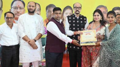प्रतिभाओं का सम्मान समाज के अन्य लोगों को आगे बढ़ने की देता है प्रेरणा – डेका