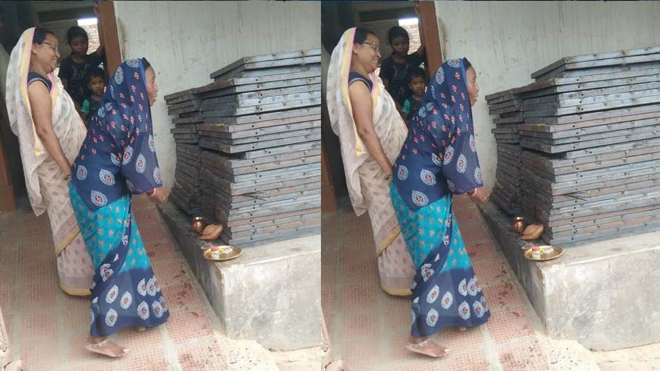प्रधानमंत्री आवास योजना बनी ग्रामीण महिला समूहों की आजीविका का आधार प्रधानमंत्री आवास योजना बनी ग्रामीण महिला समूहों की आजीविका का आधार