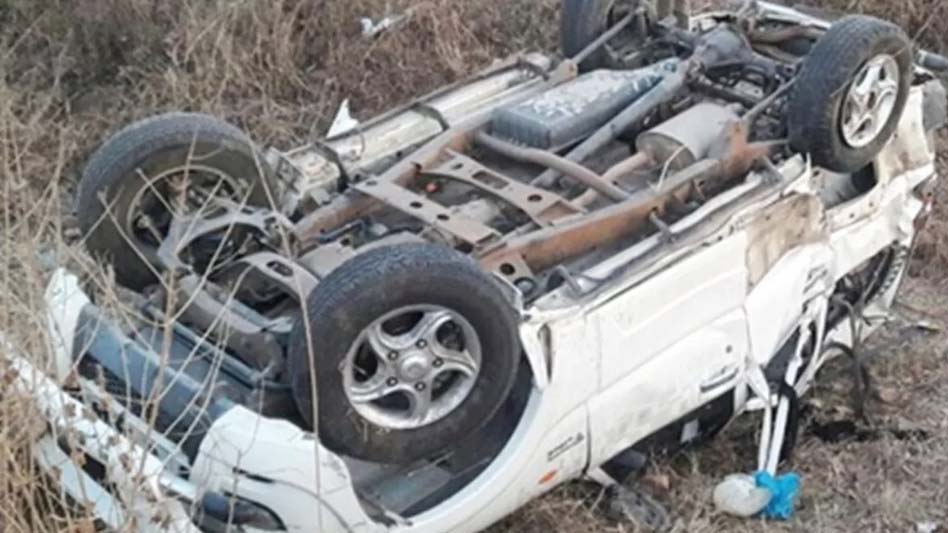 गुटखा थूकने के लिए चलती कार का खोला गेट, 100 की स्पीड में हवा में उड़ गई इनोवा, शख्स की मौत गुटखा थूकने के लिए चलती कार का खोला गेट, 100 की स्पीड में हवा में उड़ गई इनोवा, शख्स की मौत