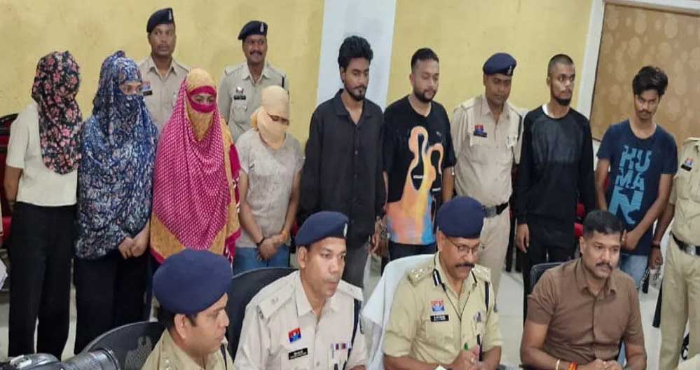 जसविंदर आत्महत्या मामले में बड़ा खुलासा… BF सहित 8 आरोपियों ने मृतिका के साथ किया था ये काम, जानकर हो जाएंगे दंग जसविंदर आत्महत्या मामले में बड़ा खुलासा… BF सहित 8 आरोपियों ने मृतिका के साथ किया था ये काम, जानकर हो जाएंगे दंग