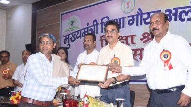 स्कूलों में ज्वाइन करने लगे युक्तियुक्त शिक्षक, ग्रामीणों व बच्चों में खुशी का माहौल