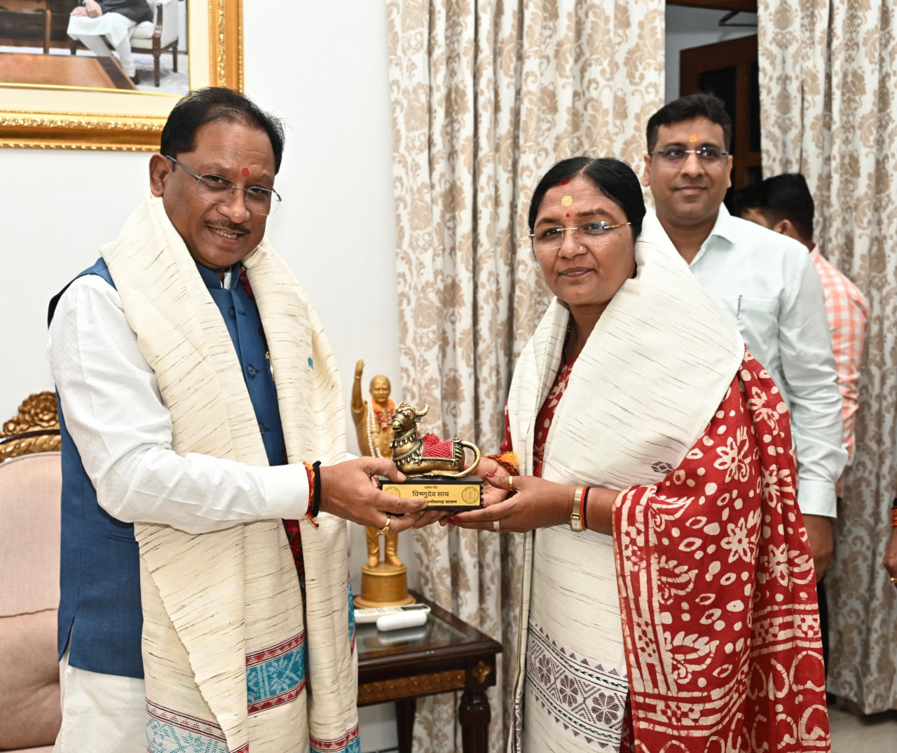 CG NEWS: मुख्यमंत्री विष्णु देव साय से केंद्रीय राज्य मंत्री सावित्री ठाकुर की सौजन्य मुलाकात, महिलाओं और बच्चों की कल्याणकारी योजनाओं पर हुई चर्चा….
