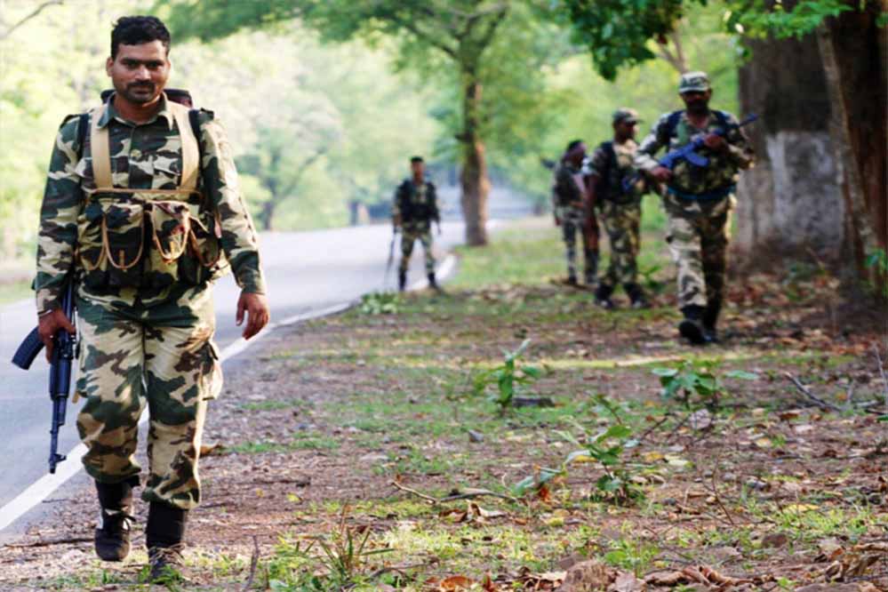 छत्तीसगढ़ के बीजापुर में मुठभेड़ में पांच नक्सली मारे गए: पुलिस छत्तीसगढ़ के बीजापुर में मुठभेड़ में पांच नक्सली मारे गए: पुलिस