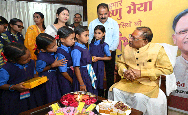 छत्तीसगढ़ में शिक्षा का नया सूर्योदय: अब कोई स्कूल शिक्षक विहीन नहीं छत्तीसगढ़ में शिक्षा का नया सूर्योदय: अब कोई स्कूल शिक्षक विहीन नहीं
