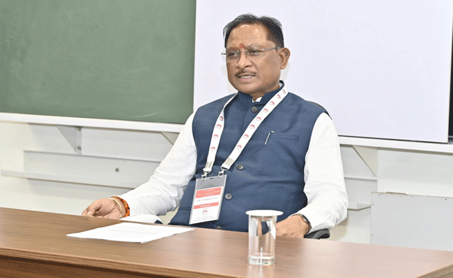 छत्तीसगढ़ में कृषि के साथ साथ उद्योगों के विकास के लिए है अनुकूल वातावरण : कैरियर निर्माण में अपनी क्षमता का बेहतर उपयोग करें युवा – मुख्यमंत्री