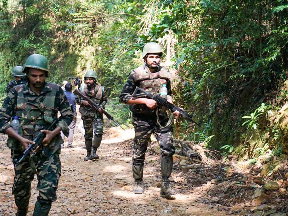 सुकमा जिले में नक्सलियों और सुरक्षाबलों की मुठभेड़, ढेर हुए दो नक्सली,सर्च जारी सुकमा जिले में नक्सलियों और सुरक्षाबलों की मुठभेड़, ढेर हुए दो नक्सली,सर्च जारी