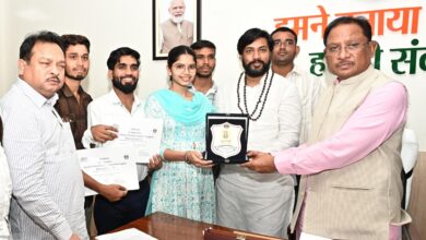 CG NEWS: मुख्यमंत्री विष्णुदेव साय से पंथी नृत्य दल ने की सौजन्य मुलाकात, मिस्र में भारत का प्रतिनिधित्व करने पर दी शुभकामनाएं….