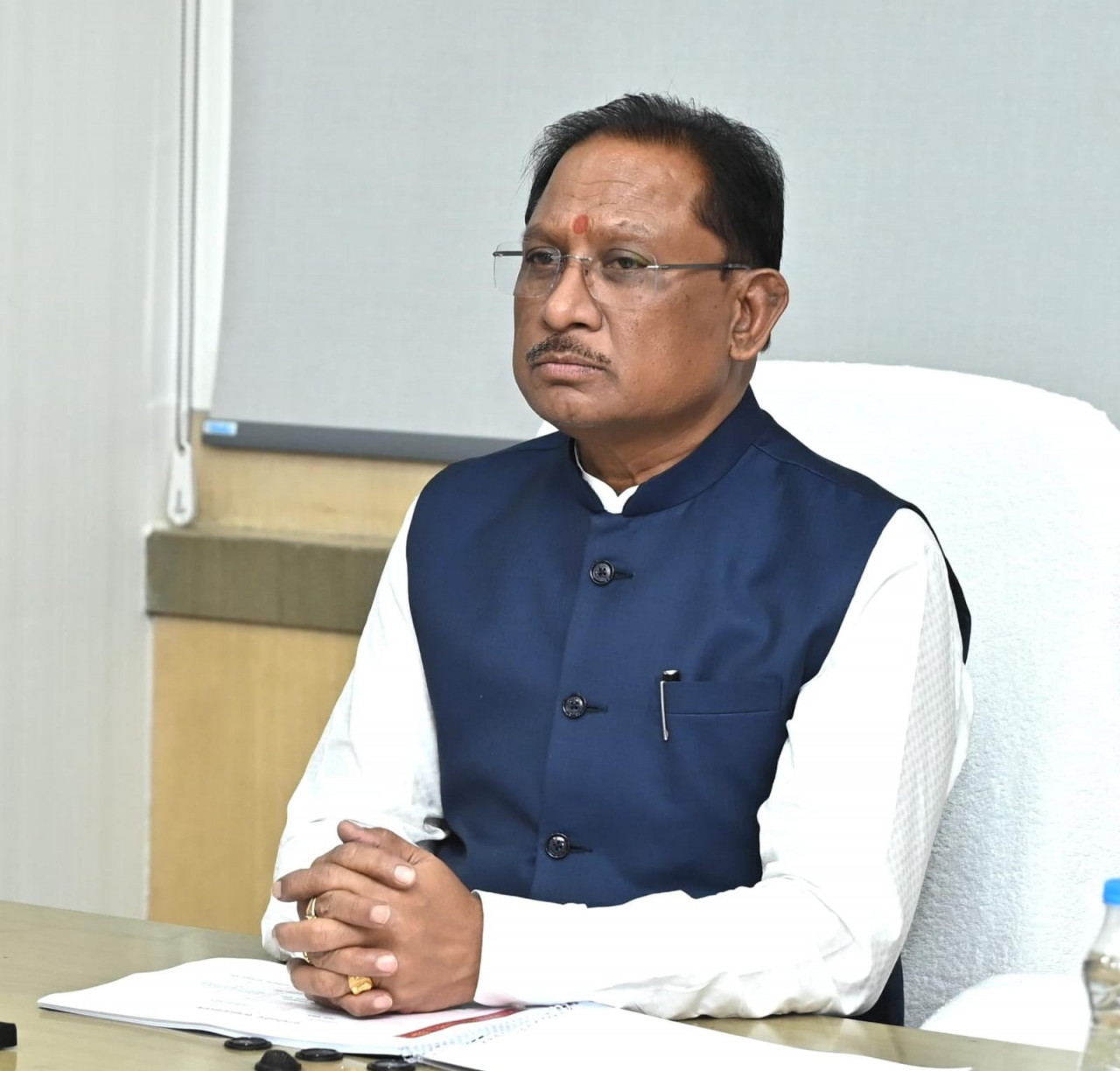 CG News: मुख्यमंत्री विष्णु देव साय ने ग्रामोद्योग विभाग की समीक्षा बैठक में दिए निर्देश, कहा- पारंपरिक कारीगरों की आजीविका संवारने के लिए बनेगी विशेष रणनीति….