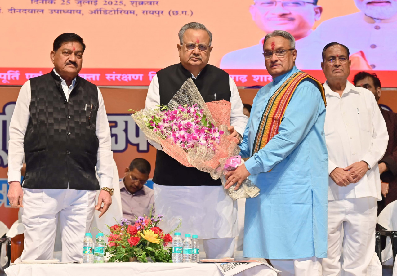 गरीबों को गुणत्तापूर्ण राशन मिले यह महत्वपूर्ण जिम्मेदारी: विधानसभा अध्यक्ष डॉ. रमन सिंह….