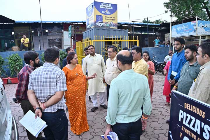 मैथिलीशरण गुप्त उद्यान तेलीबांधा से झूलों को 24 घंटे के अंदर हटाने की कार्यवाही प्रारंभ करे….- मीनल चौबे