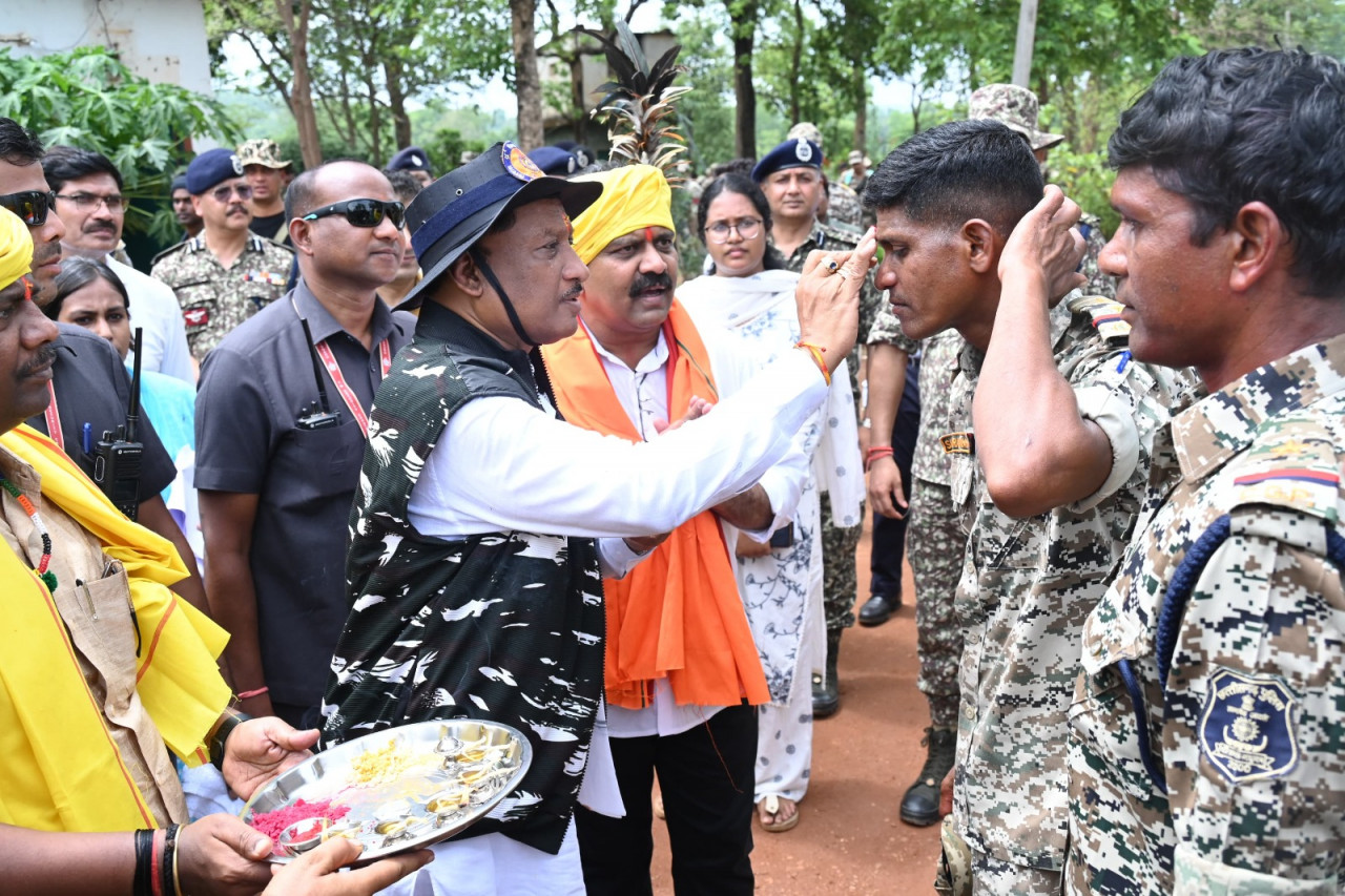 CG NEWS: बस्तर में नक्सल उन्मूलन की अंतिम लड़ाई जारी, सांस्कृतिक विरासत और विकास की ओर बढ़ता छत्तीसगढ़: मुख्यमंत्री विष्णु देव साय….