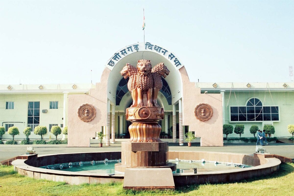 छत्तीसगढ़ विधानसभा का मानसून सत्र प्रश्नकाल से प्रारंभ, पूर्व राज्यपाल शेखर दत्त और राजा सुरेन्द्र बहादुर सिंह को दी गई श्रद्धांजलि…